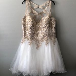It is a damas dress! But you can use for whatever